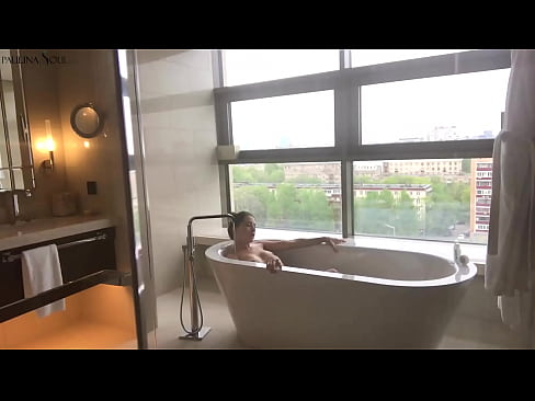 ❤️ Obrovská kočka vášnivě si honí kundu v koupelně Šukání video u porna cs.3dhentaix.ru