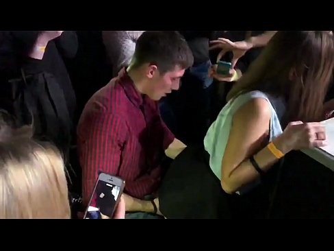 ❤️ Skutečný sex v ruském nočním klubu. Osmnáctiletá ruská dívka v análu a vagíně šuká v nočním klubu. Šukání video u porna cs.3dhentaix.ru